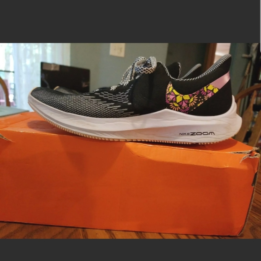 Nike zoom Winflow 6 running shoes